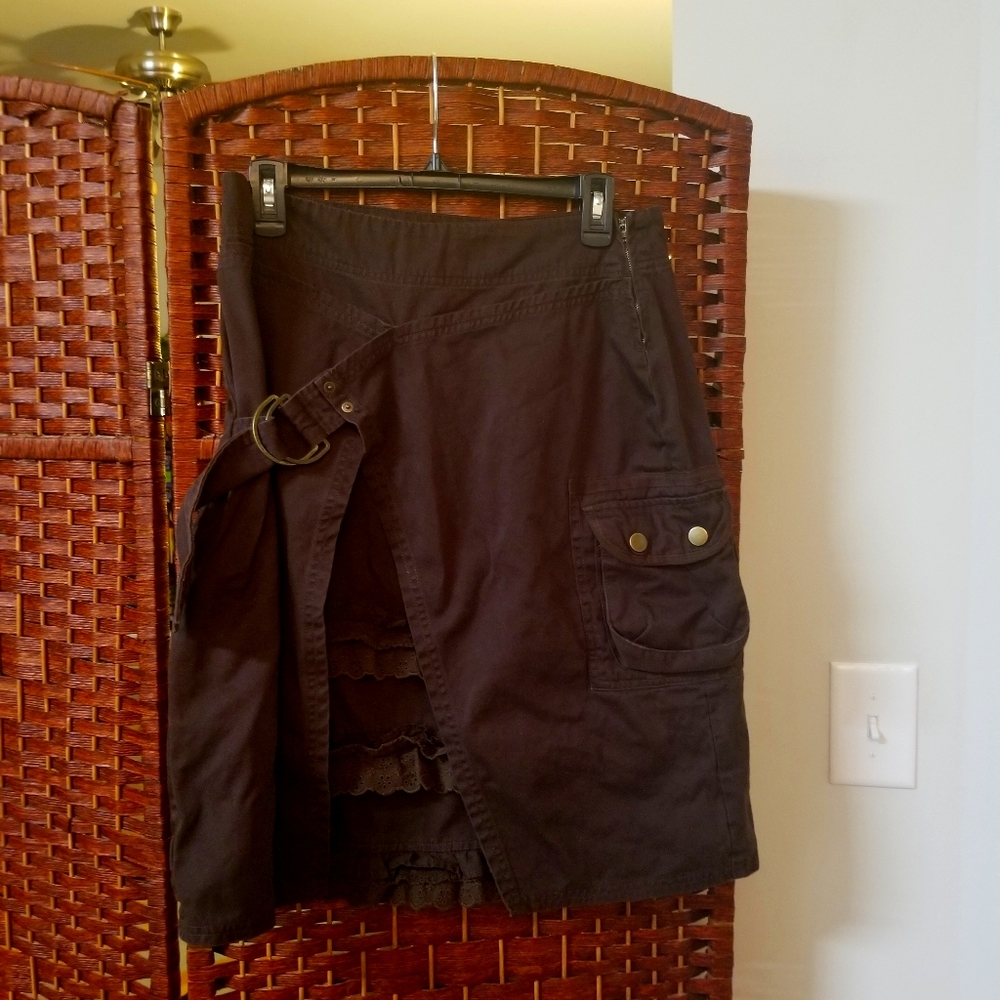 Skirt with front ruffle.